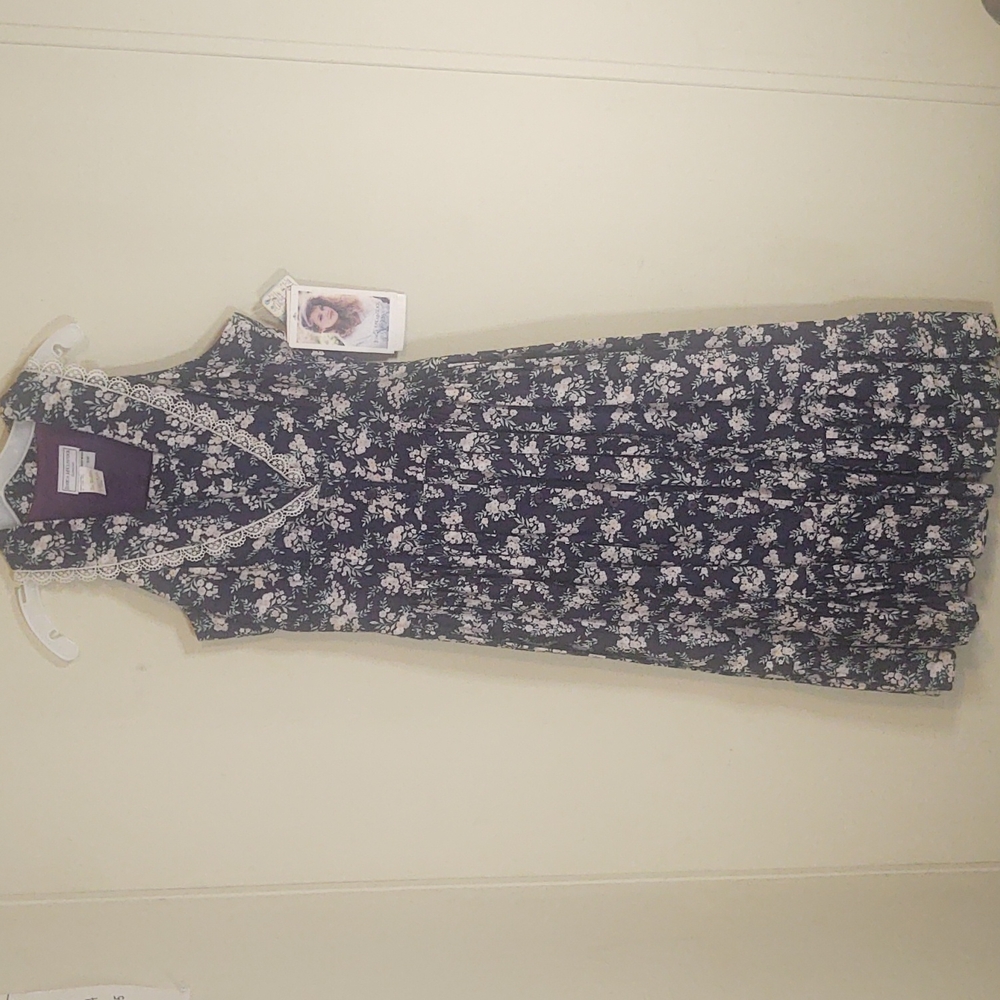 Jessica McClintock sleeveless dress.